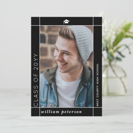 Moderne zwarte Klasse van 2025 afstuderen foto Aankondiging (Staand voorkant)