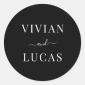 Moderne zwarte minimale bruiloft envelop afdichtin ronde sticker (Voorkant)