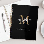 Moderne zwarte monogram Gold legant Script Name Planner<br><div class="desc">Moderne monogram zwarte gouden legant Script Name Planner. Pas deze moderne elegante planner eenvoudig aan met uw eigen monogram en naam.</div>