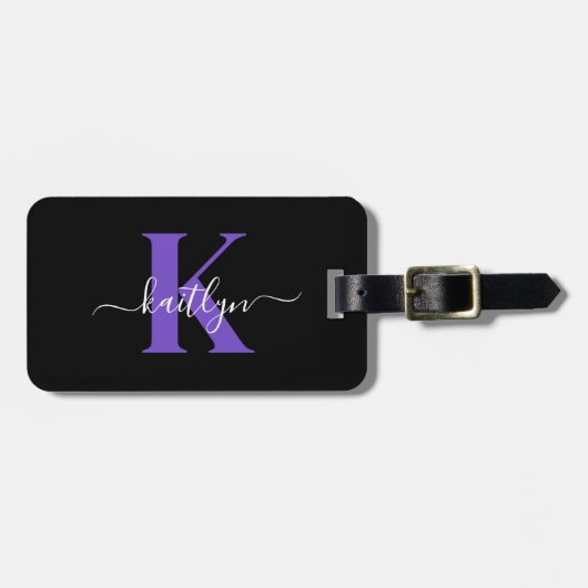 Moderne Zwarte Paarse Script Monogram Bagagelabel (Voorkant horizontaal)