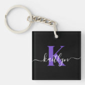 Moderne Zwarte Paarse Script Monogram Sleutelhanger (Voorkant)
