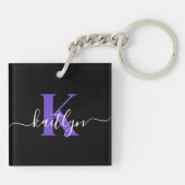 Moderne Zwarte Paarse Script Monogram Sleutelhanger (Achterkant)