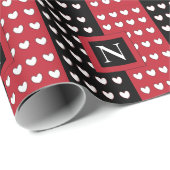 Moderne Zwarte Rode Witte Harten Monogram Cadeaupapier (Rol Hoek)