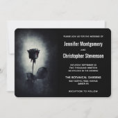 Moderne zwarte Roos drift bloed petale bruiloft Kaart (Voorkant)