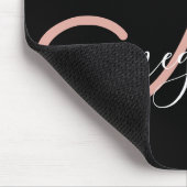 Moderne zwarte roze handgeschreven naam monogramed muismat (Hoek)