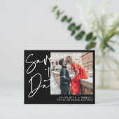 Moderne zwarte script foto bruiloft opslaan van de aankondigingskaart (Staand voorkant)