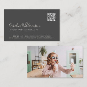 Moderne Zwarte Script Foto QR Code Minimaal Trendy Visitekaartje