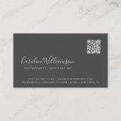 Moderne Zwarte Script Foto QR Code Minimaal Trendy Visitekaartje (Voorkant)