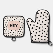 Moderne zwarte Stippen en broekroze met hé Ovenwant & Pannenlap Set (Voorkant)