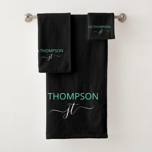 Moderne Zwarte Teal Eenvoudige Script Monogram Naa Bad Handdoek (Insitu)