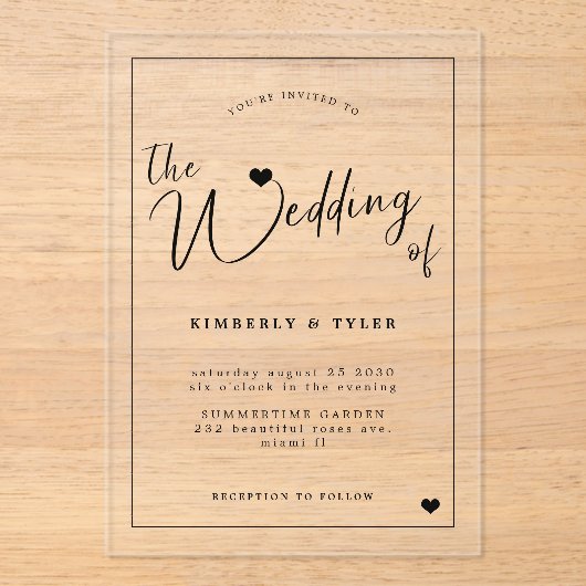 Moderne zwarte typografie script bruiloft acryl uitnodigingen (Voorkant)