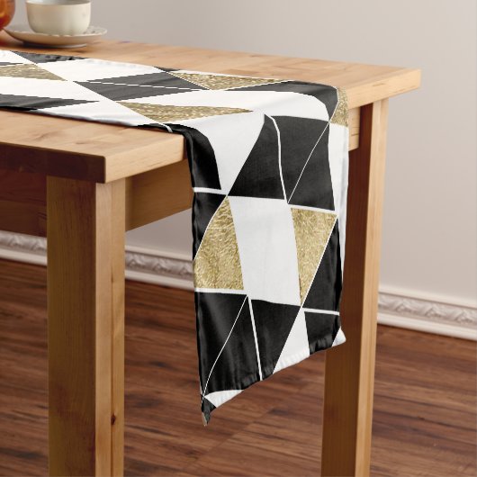 Moderne zwarte, witte en Faux Gold-driehoeken Korte Tafelloper (Voorbeeld)
