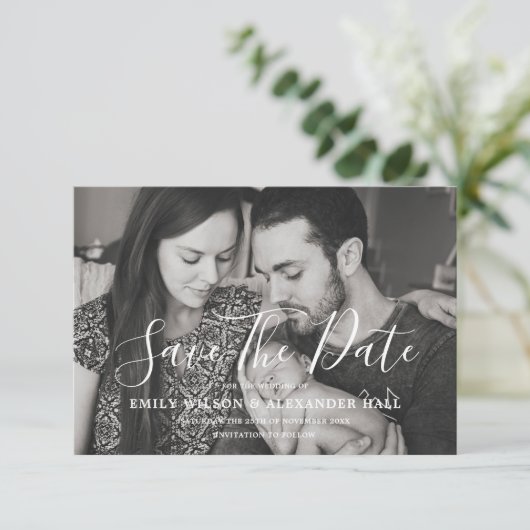 Moderne zwarte & witte fotoserie sparen de Datum Save The Date (Staand voorkant)