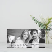Moderne zwarte & witte sla onze datumfotokaarten o save the date (Staand voorkant)