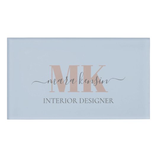 Modert Mocha Mousse Monogram Dusty Blue Naambadge (Voorkant)