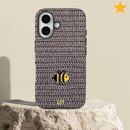 Moe Cozy Haakbij Garengarens Naam Beginletters iPhone 16 Hoesje