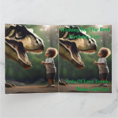 *Moed ontketend: een kleine jongen kijkt naar de T Kaart (Binnen)