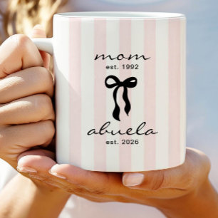 Moeder aan Abuela Est mok met strikje