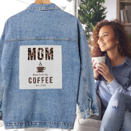 Moeder aangedreven door koffie Grappige humor Denim Jacket