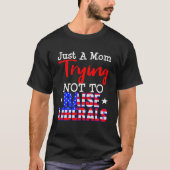 Moeder Conservatief Raising Liberals T-shirt (Voorkant)