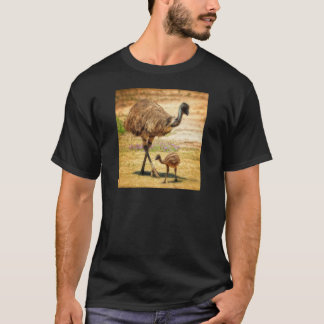 Moeder die haar baby in de gaten houdt t-shirt
