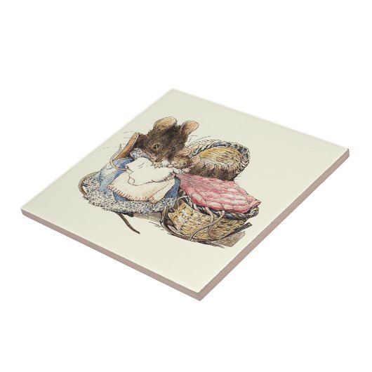 Moeder Dormouse en haar kind Tegeltje (Zijkant)