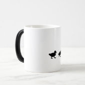 Moeder Duck en Ducklings in Silhouette Magische Mok (Voorkant links)