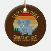 Moeder Elephant en Dumbo rest Keramisch Ornament (Achterkant)
