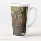 Moeder en Baby Deer in het natuurpark Shenandoah Latte Mok (Rechts)