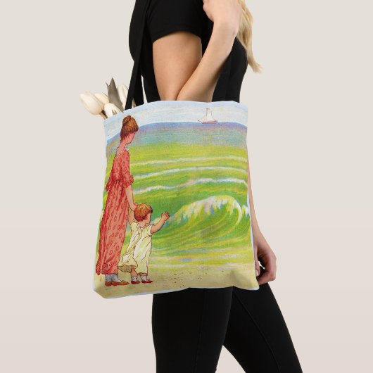 moeder en baby op het strand tote bag (Dichtbij)