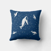 moeder en baby witte walvis op blauwe kussen (Achterkant)