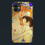 Moeder en kind door Gustav Klimt Art Nouveau iPhone 11 Hoesje<br><div class="desc">Moeder en kind - detail uit The Three Ages of Woman,  een populair schilderij van de Oostenrijkse symboliste & art nouveau artiest Gustav Klimt uit 1905.  Mooie i iPhone 5 / 5s hoesjes.</div>