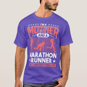 Moeder en marathon runner die mam fitness runt t-shirt