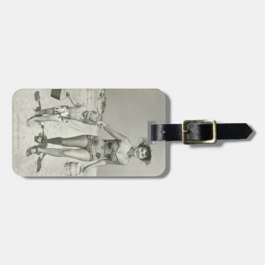 Moeder en zoon lopen bagagelabel (Voorkant horizontaal)