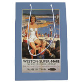 Moeder en zoon op het strand Poster Medium Cadeauzakje (Voorkant)