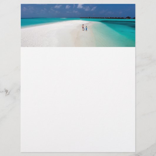 Moeder en zoon op tropisch strand flyer (Voorkant)