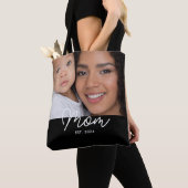 Moeder Gevestigd Script Zwarte Foto Tote Bag (Dichtbij)