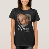 Moeder Gevestigde Script Hart Foto Zwart T-shirt (Voorkant)