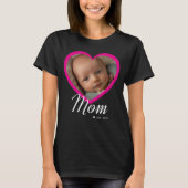 Moeder Gevestigde Script Roze Hart Foto Zwart T-shirt (Voorkant)