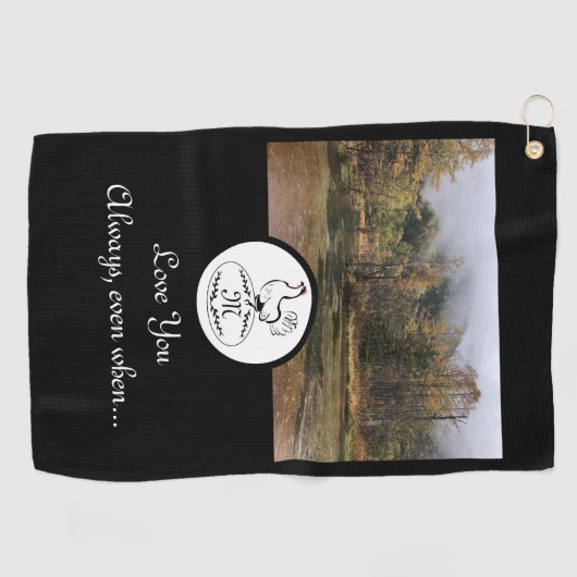 Moeder Hen Nesting w Monogram Egg Foto Golfhanddoek (Horizontaal)