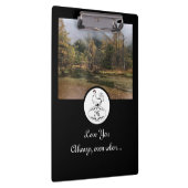 Moeder Hen Nesting w Monogram Egg Foto Klembord (Rechts)