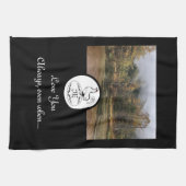 Moeder Hen Nesting w Monogram Egg Foto Theedoek (Horizontaal)