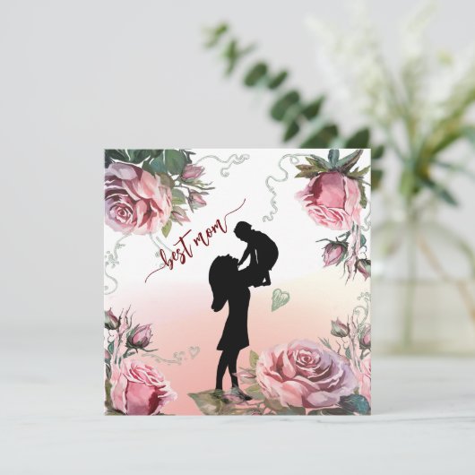 Moeder houdt een kinderplein vast feestdagenkaart (Staand voorkant)