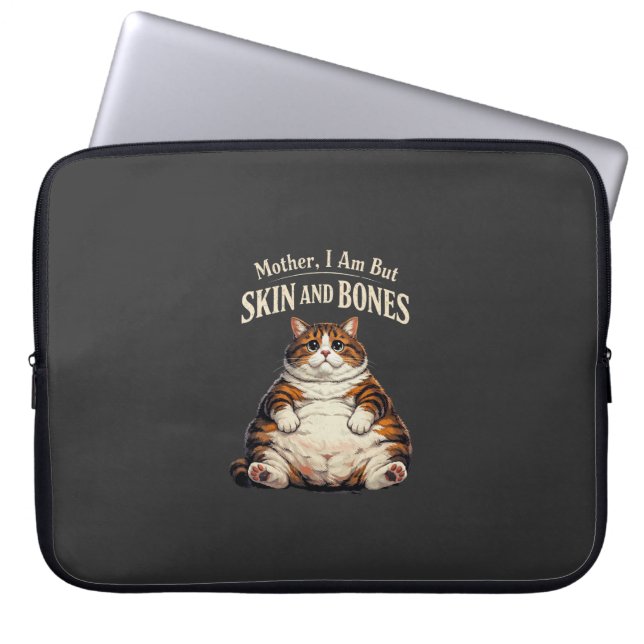 Moeder, ik ben maar vel en botten – Grappige dikke Laptop Sleeve (Voorkant)
