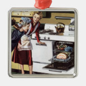  moeder in de keuken kookt een paasham metalen ornament (Voorkant)