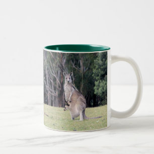 Moeder Kangaroo met Baby Joey in haar zak Tweekleurige Koffiemok