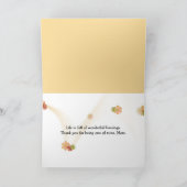 Moeder leest verjaardagsbrief van kind kaart (Binnen)