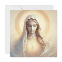 Moeder Maria in zachte witte tinten