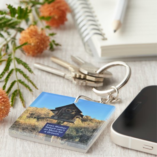 Moeder Natuur, Grouch Humor Sleutelhanger (Voorkant Rechts)