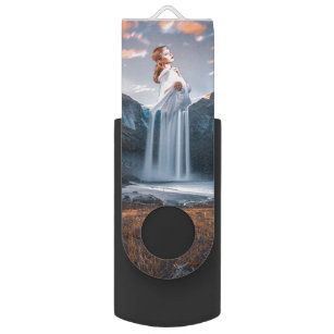 Moeder Natuur's Waterfall Modern Girly Fantasy USB Stick